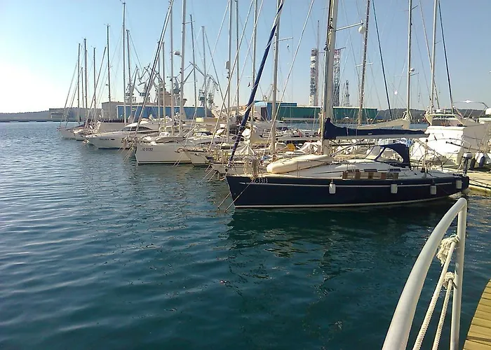 For Holidays In * Pula