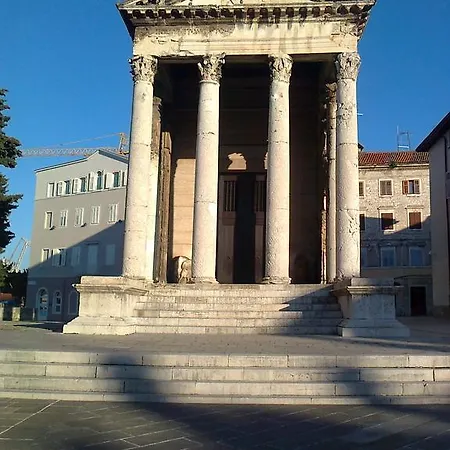 For Holidays In * Pula