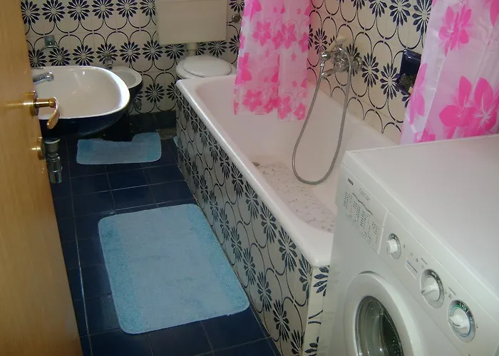 For Holidays In * Póla